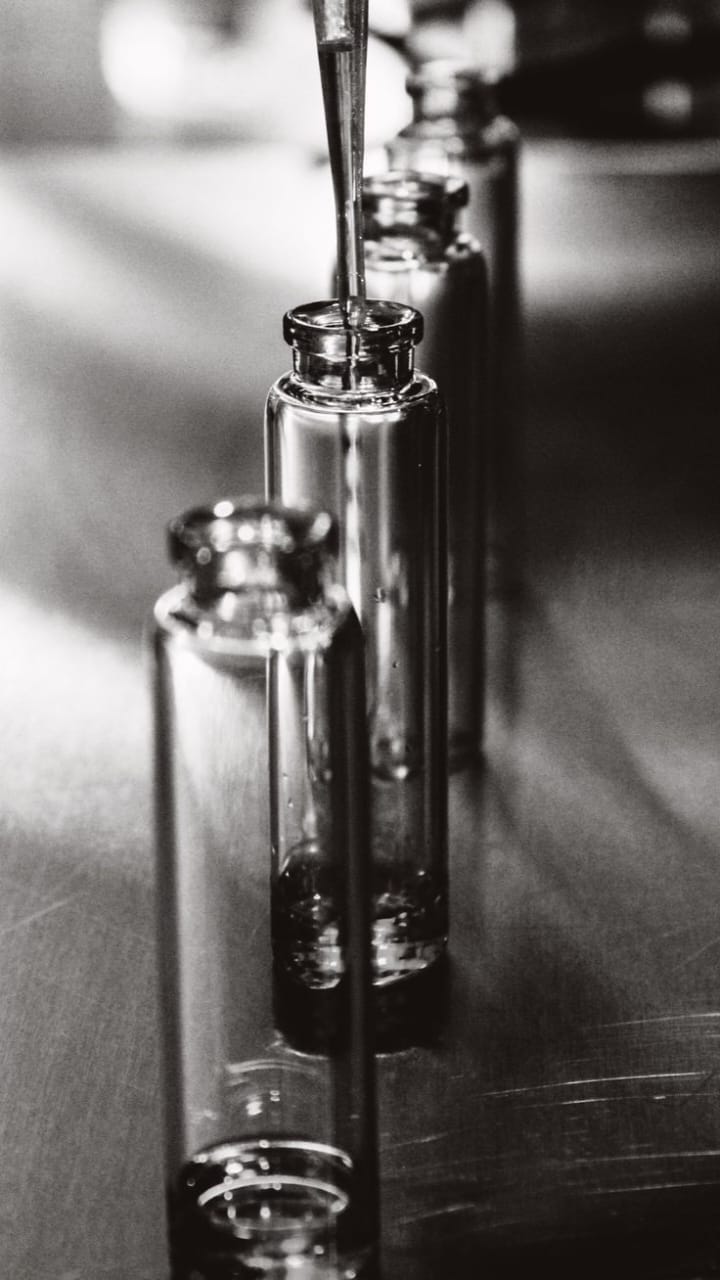 What Is a Perfume Decant? The Smart Way To Try Fragrance Before You Buy