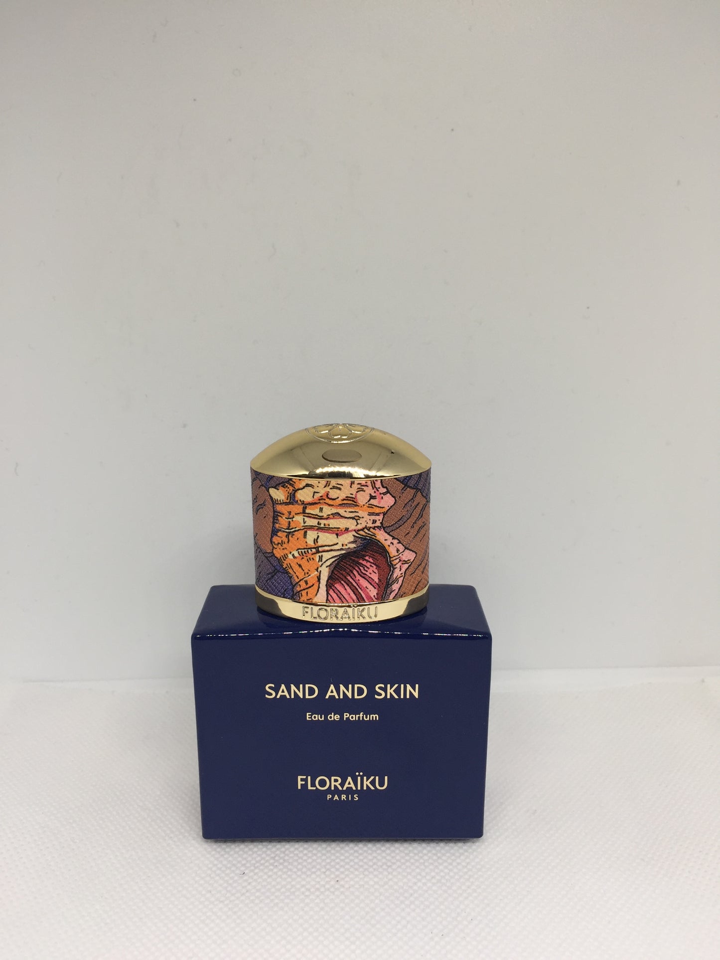 FroraÏku Sand and Skin
